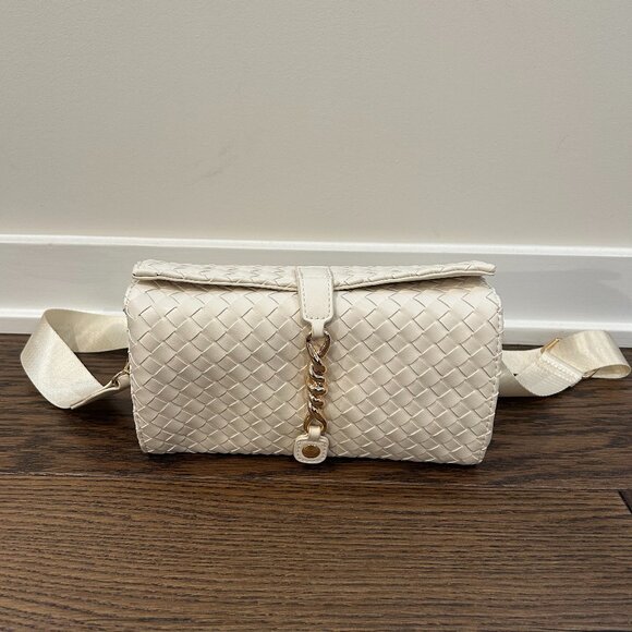 Woven Divided Shoulder Bag - NWT - Picture 4 of 6